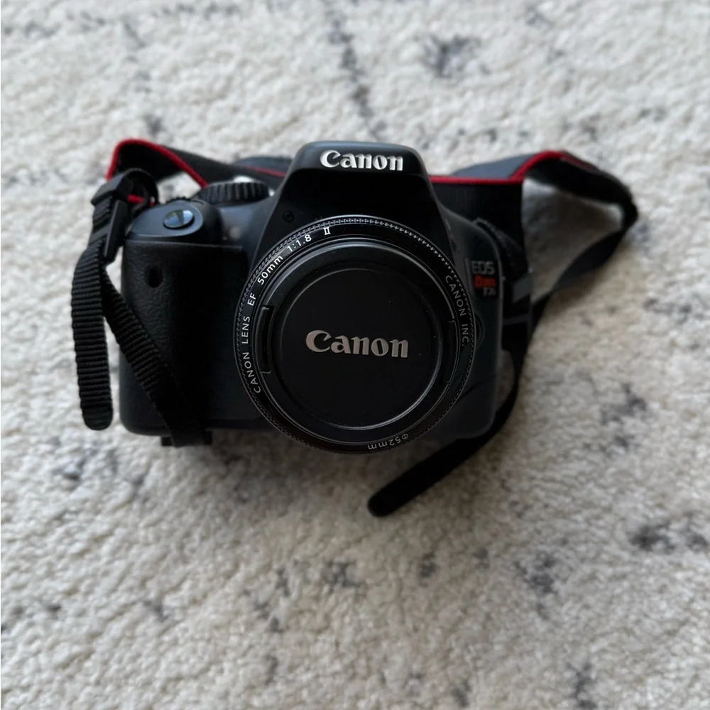 Canon Rebel T2i DSLR camera bundle